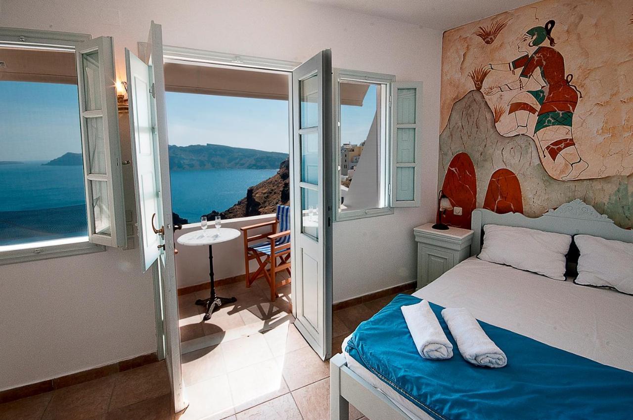 Blue Sky Cave House Oía