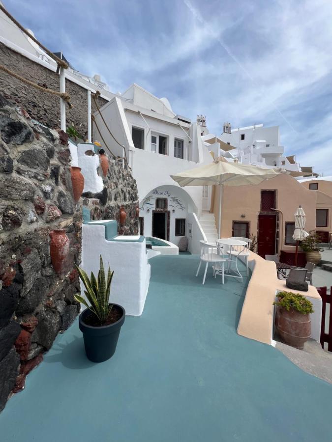 Blue Sky Cave House Oía
